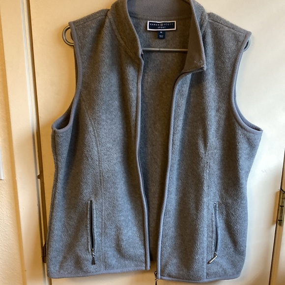 🔥Host Pick Karen Scott Petite Large, Heather Grey Vest, Zippered Pockets. - Picture 3 of 14